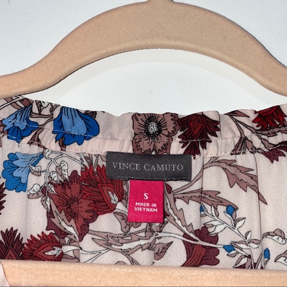 NWOT Vince Camuto Floral Sleeveless Blouse - Picture 3 of 7